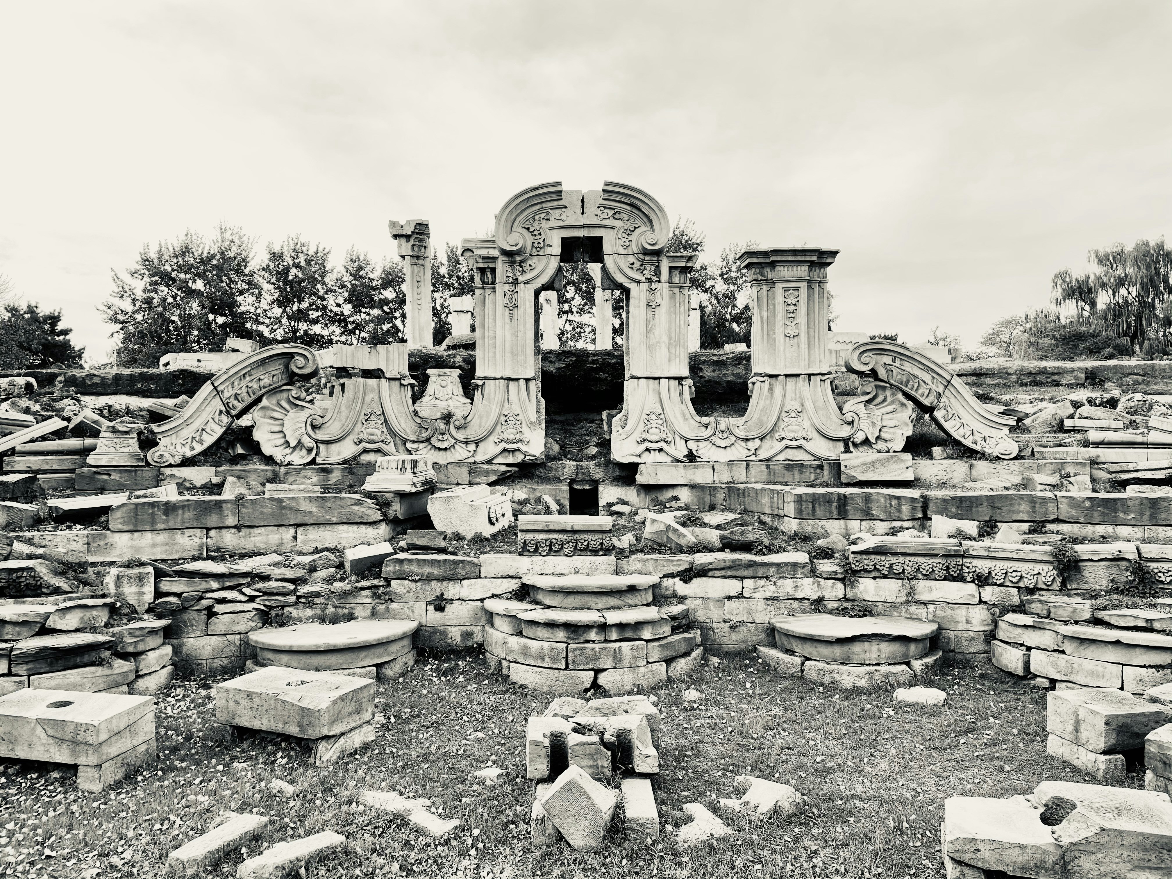 Can Generative AI Reconstruct Vikramshila Ruins Digitally?