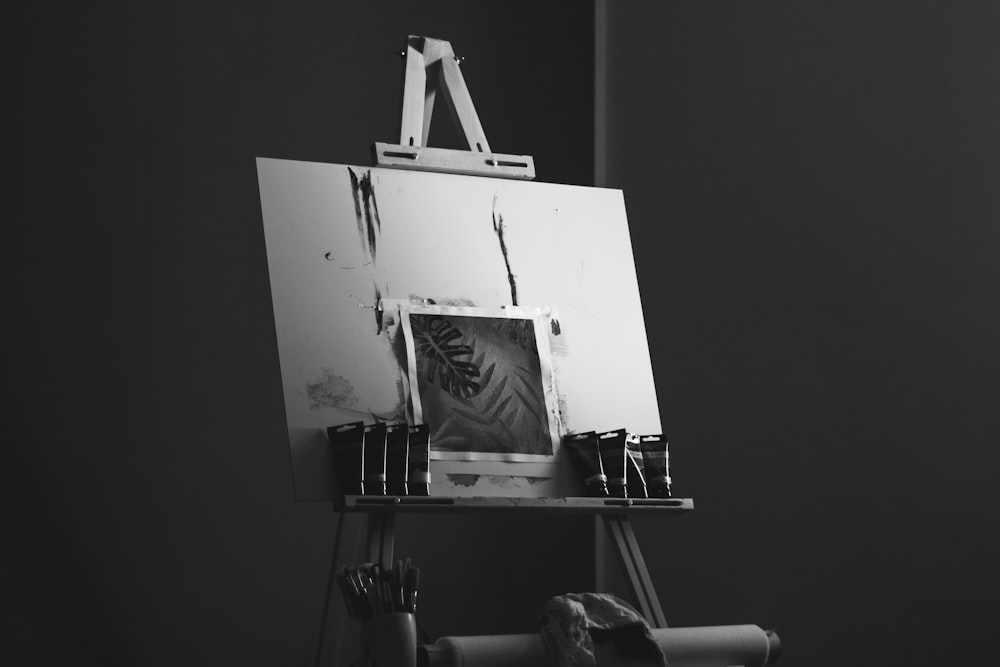 White and black printer paper photo – Free Grey Image on Unsplash