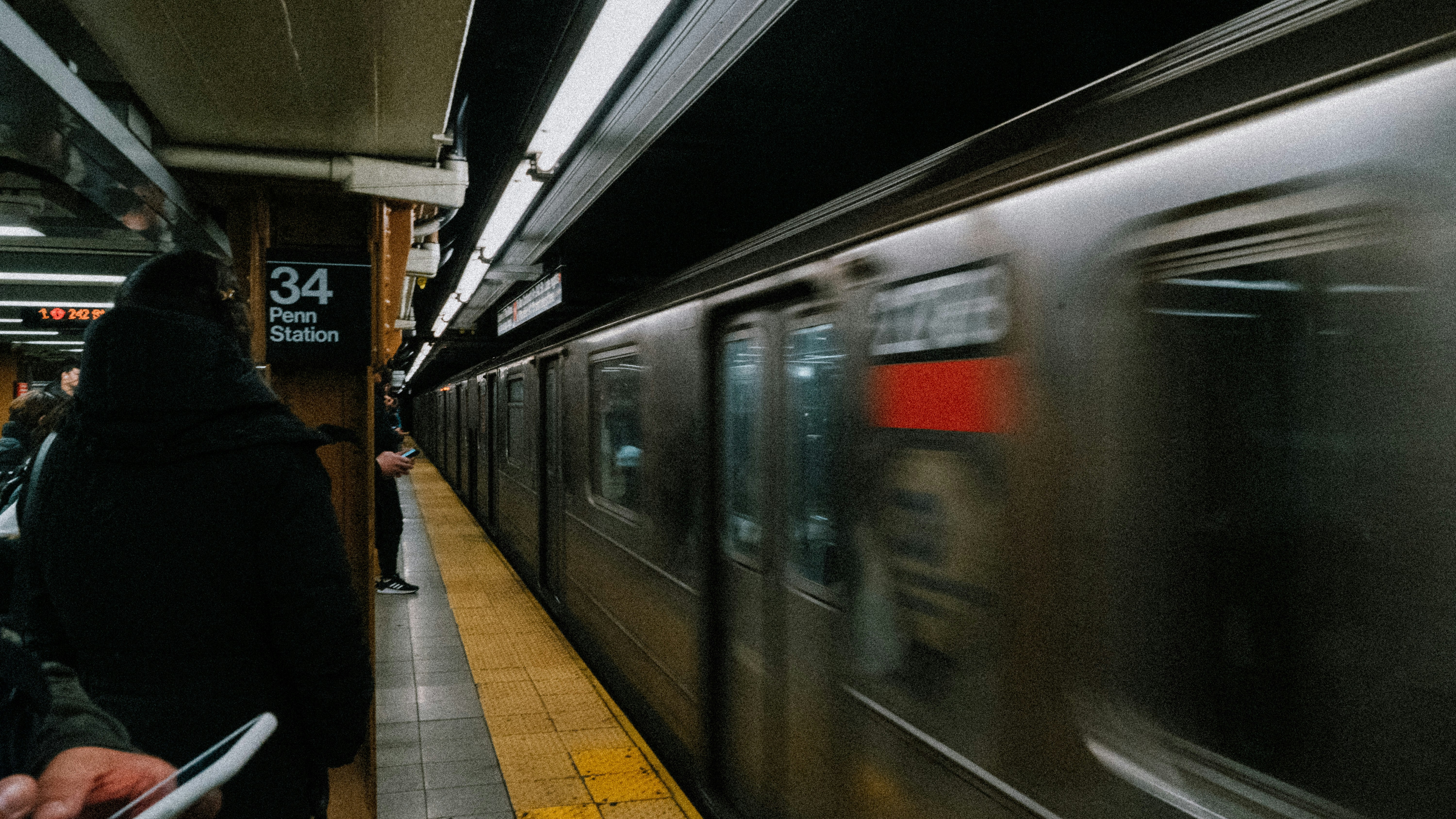 Photo by jorgeflores