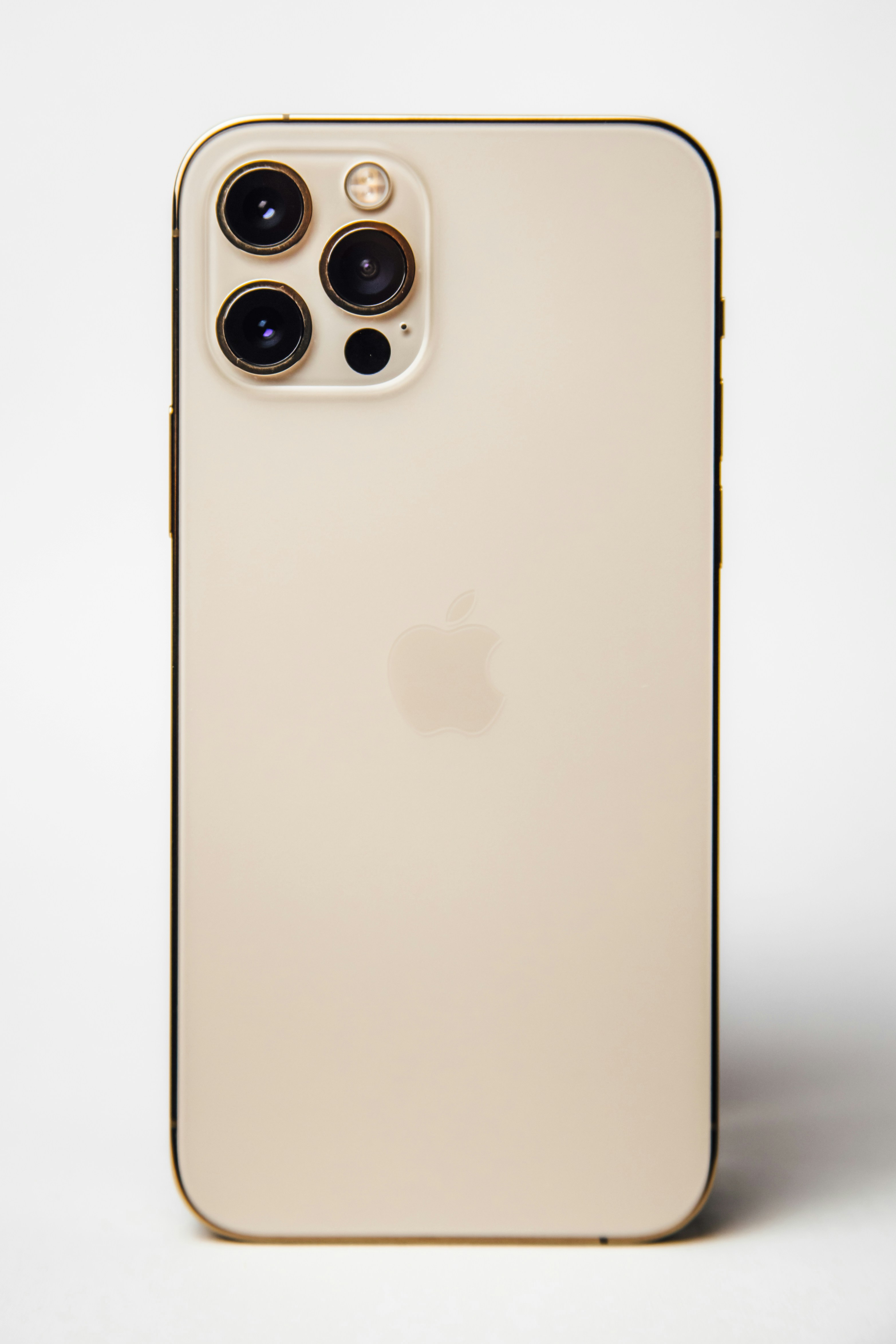 Iphone 12 Pro Pictures Download Free Images On Unsplash