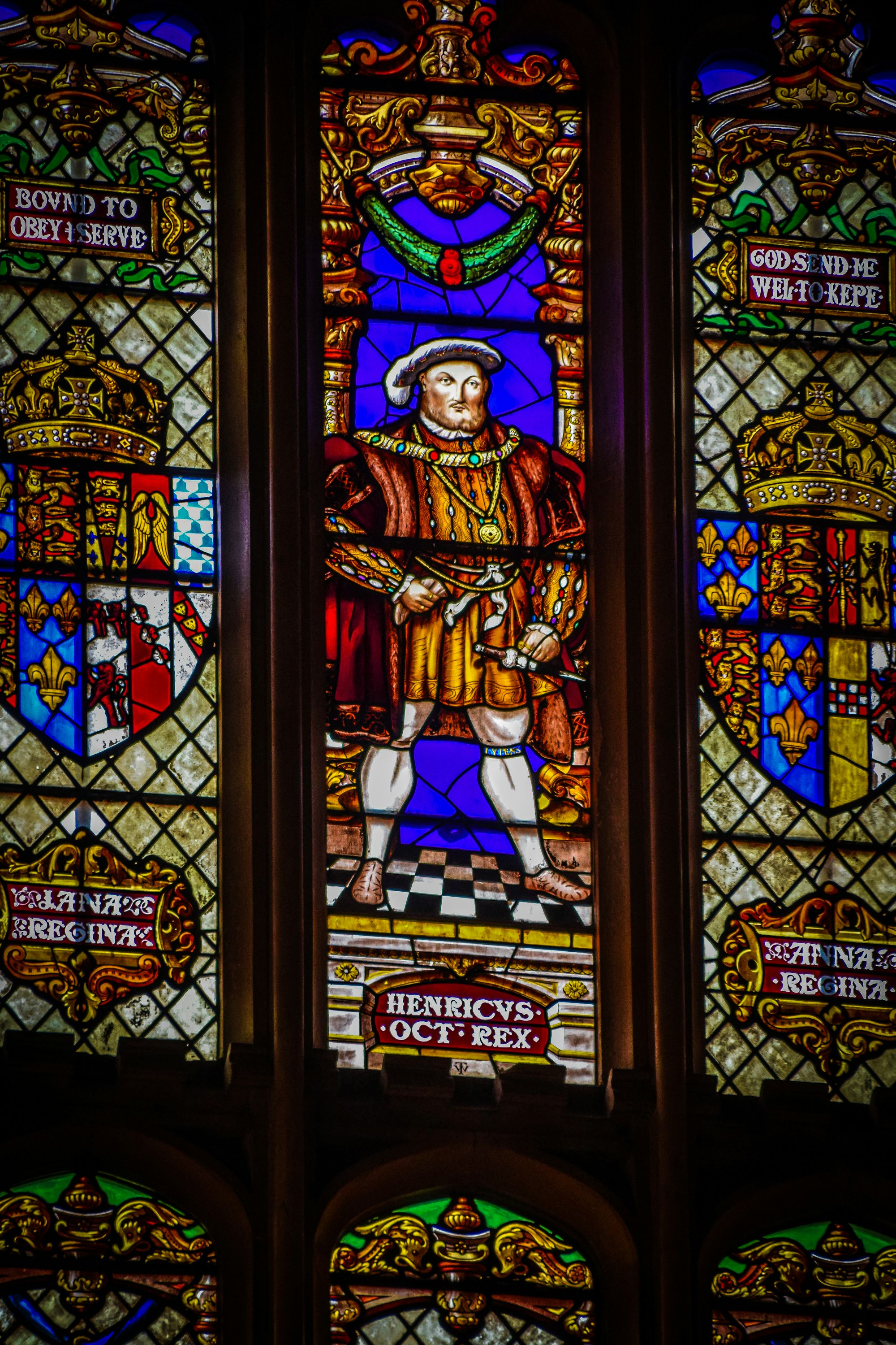 Stained glass at Hampton Court. 
474 Years today since the death of Henry VIII.