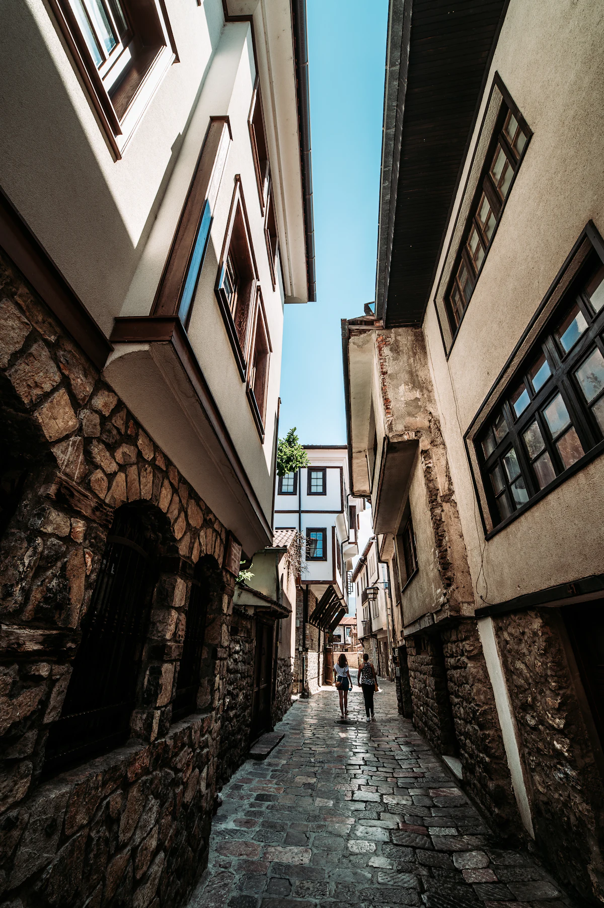 Morning in the cobbled lanes