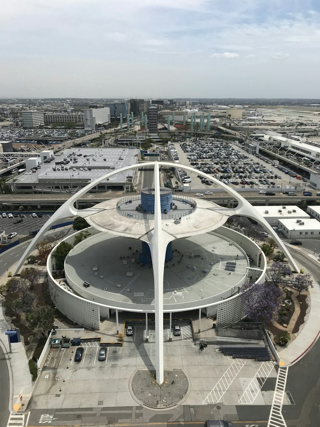 New fee structure at Los Angeles International Airport impacts rideshare operations New fee structure at Los Angeles International Airport impacts rideshare operations