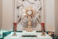 Eucharisti­sche An­betung nach der Abendmesse