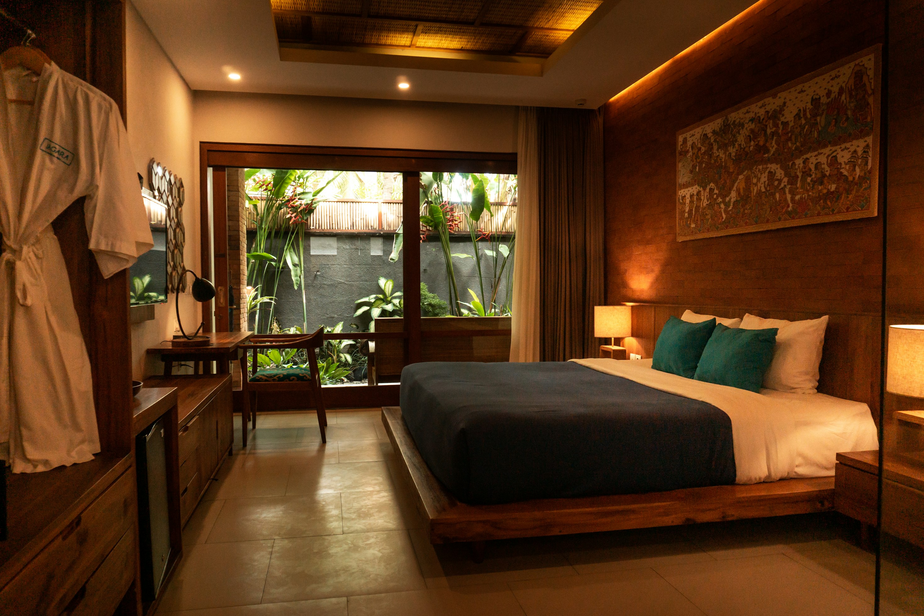 Smart lighting in hotel room