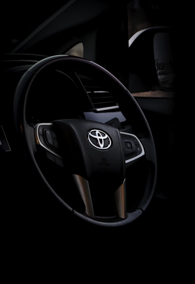 volant d'une Toyota VTC