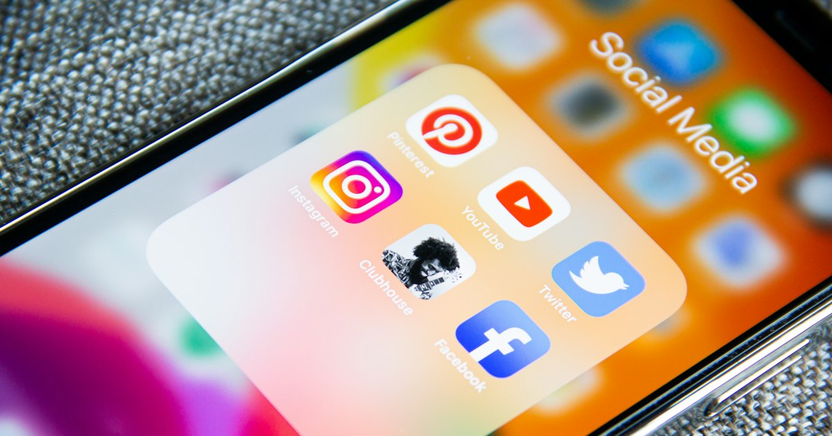 Externaliser son marketing digital en Afrique : quand et à qui confier sa présence en ligne