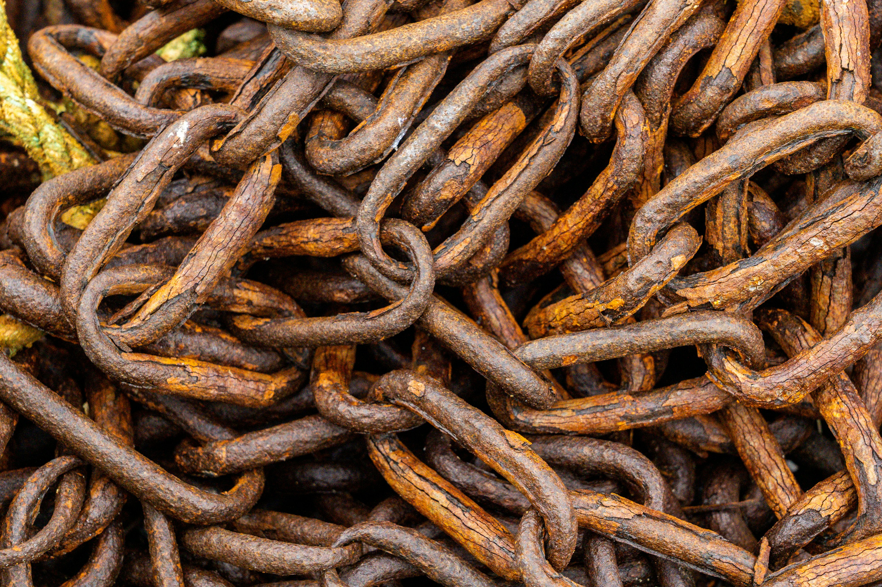 A pile of rusty chain links.