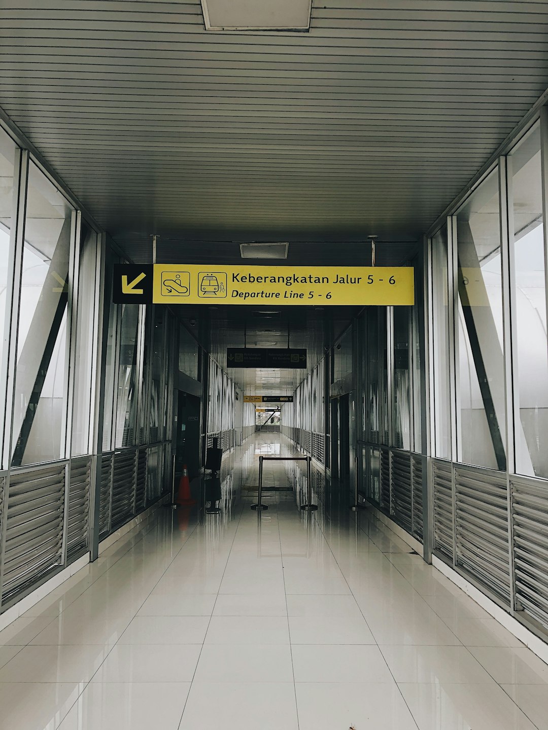 Bridge photo spot Stasiun Balapan Solo Yogyakarta International Airport