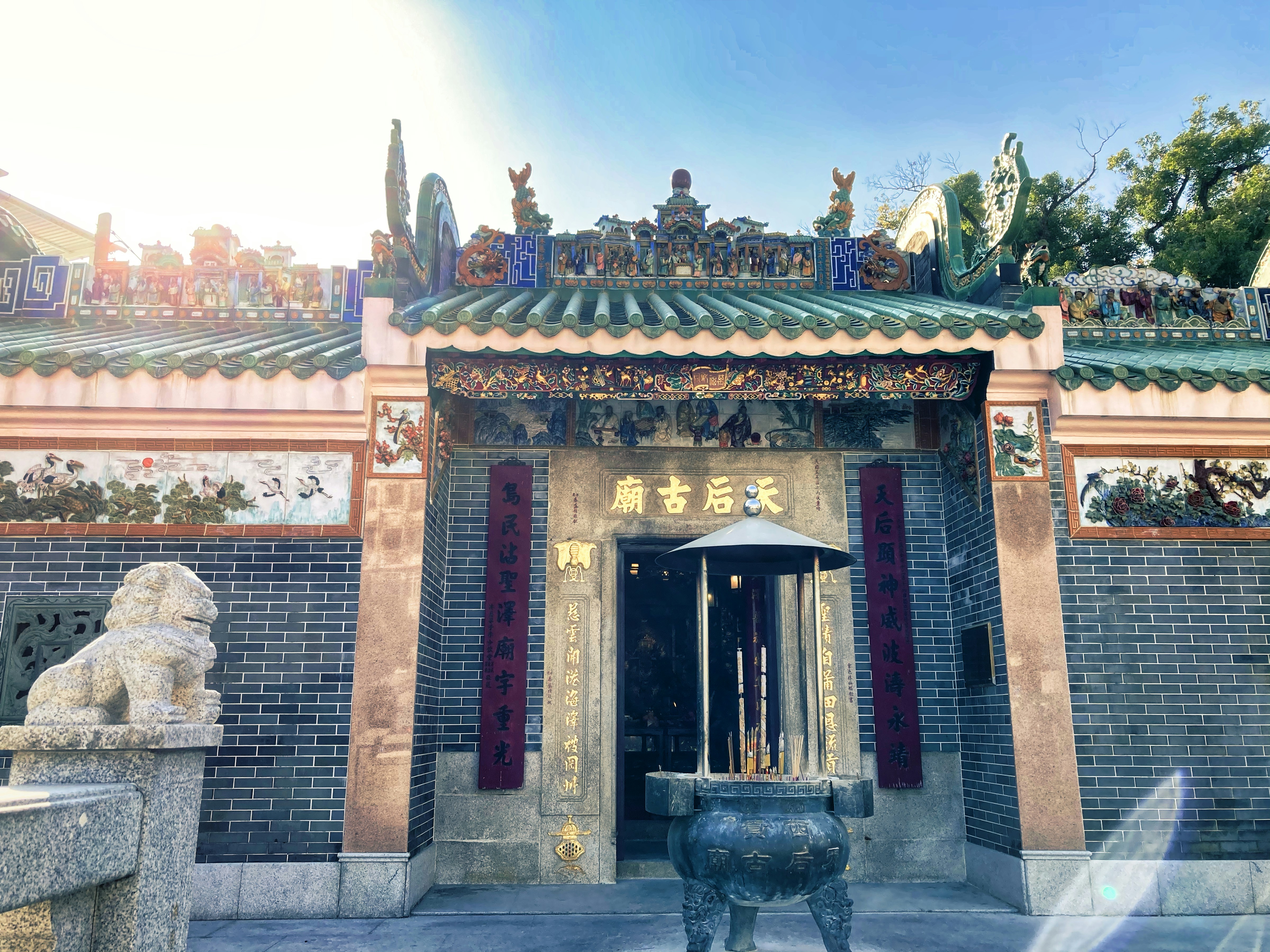 brown and gray concrete building