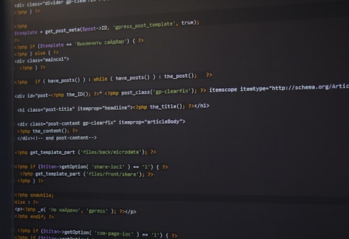 PHP code is displayed on a dark-themed text editor, featuring HTML tags and PHP functions. The code handles the retrieval and display of posts, with conditional statements and template inclusion.