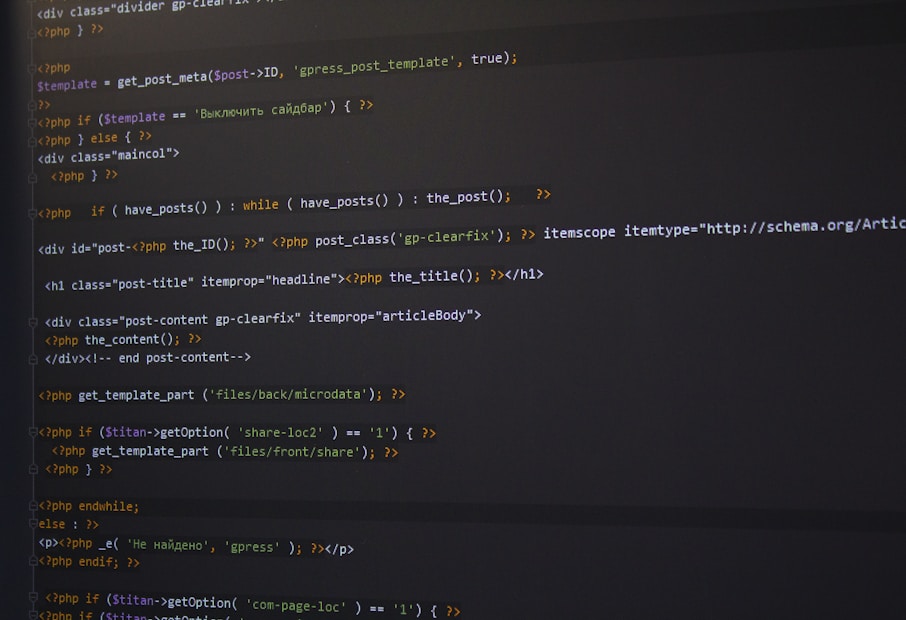 PHP code is displayed on a dark-themed text editor, featuring HTML tags and PHP functions. The code handles the retrieval and display of posts, with conditional statements and template inclusion.