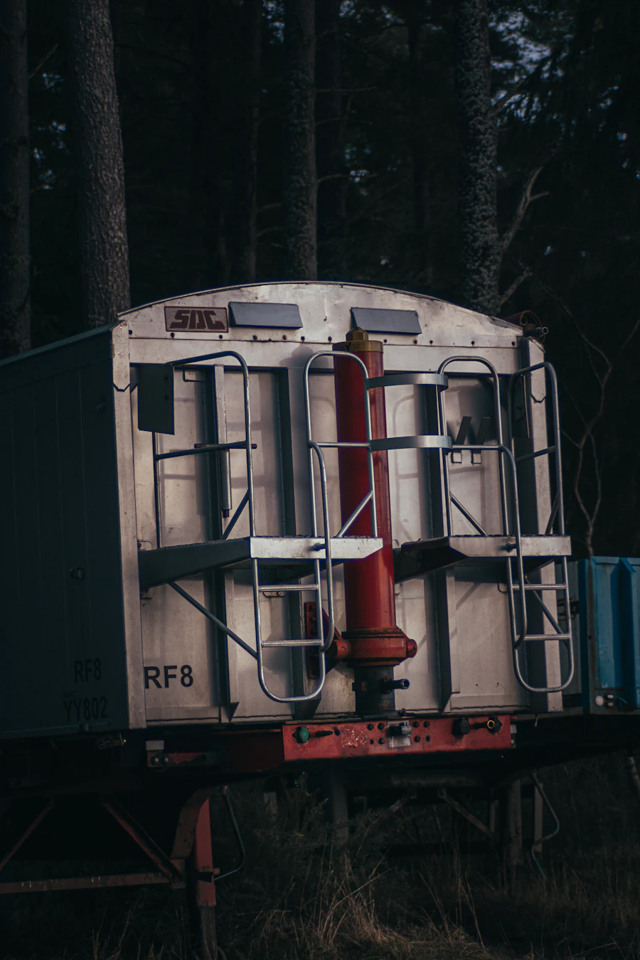 Refrigeration unit on the nose of a trailer