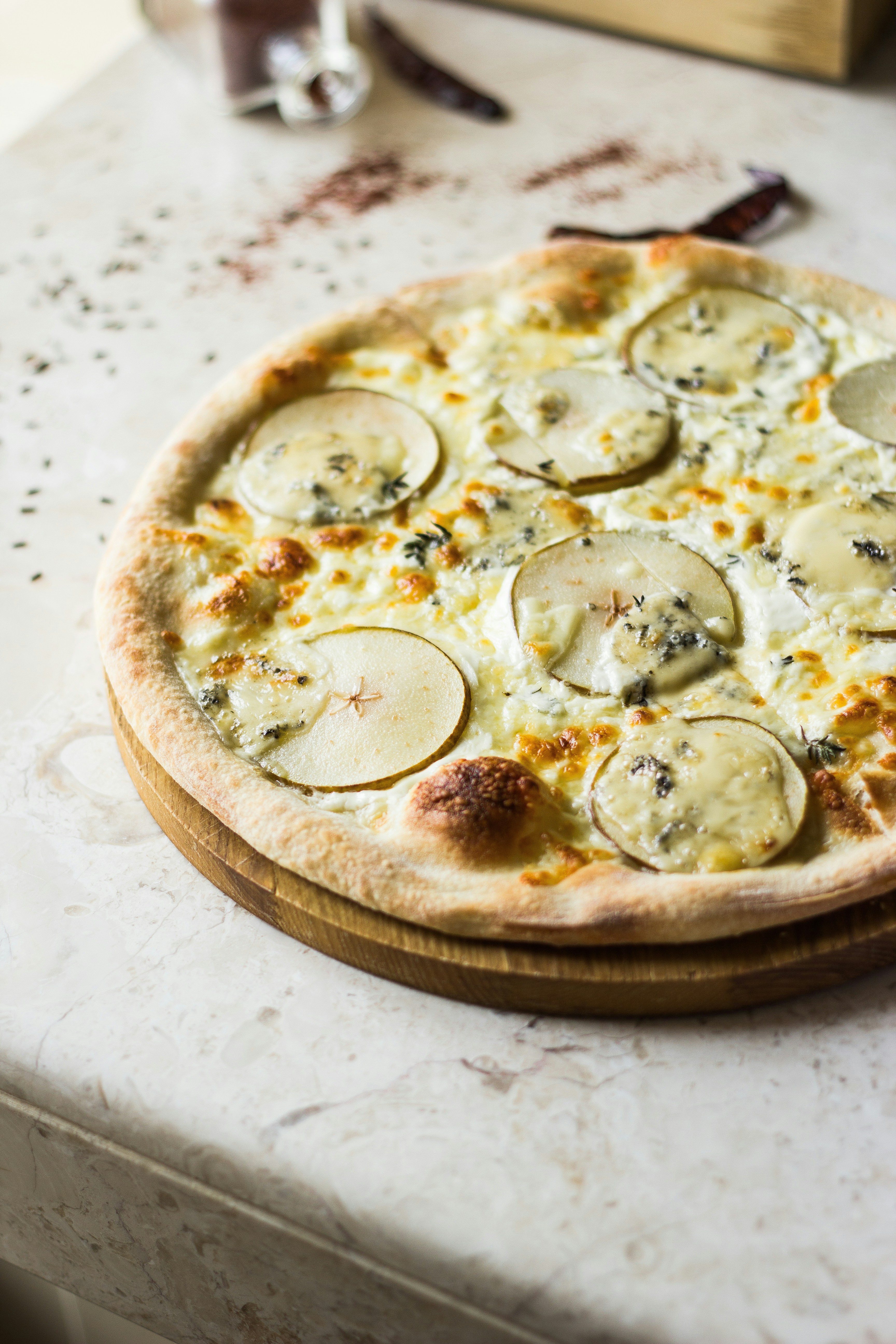 White Sauce Pizza: What Happened When I Tried Making It For The First Time?