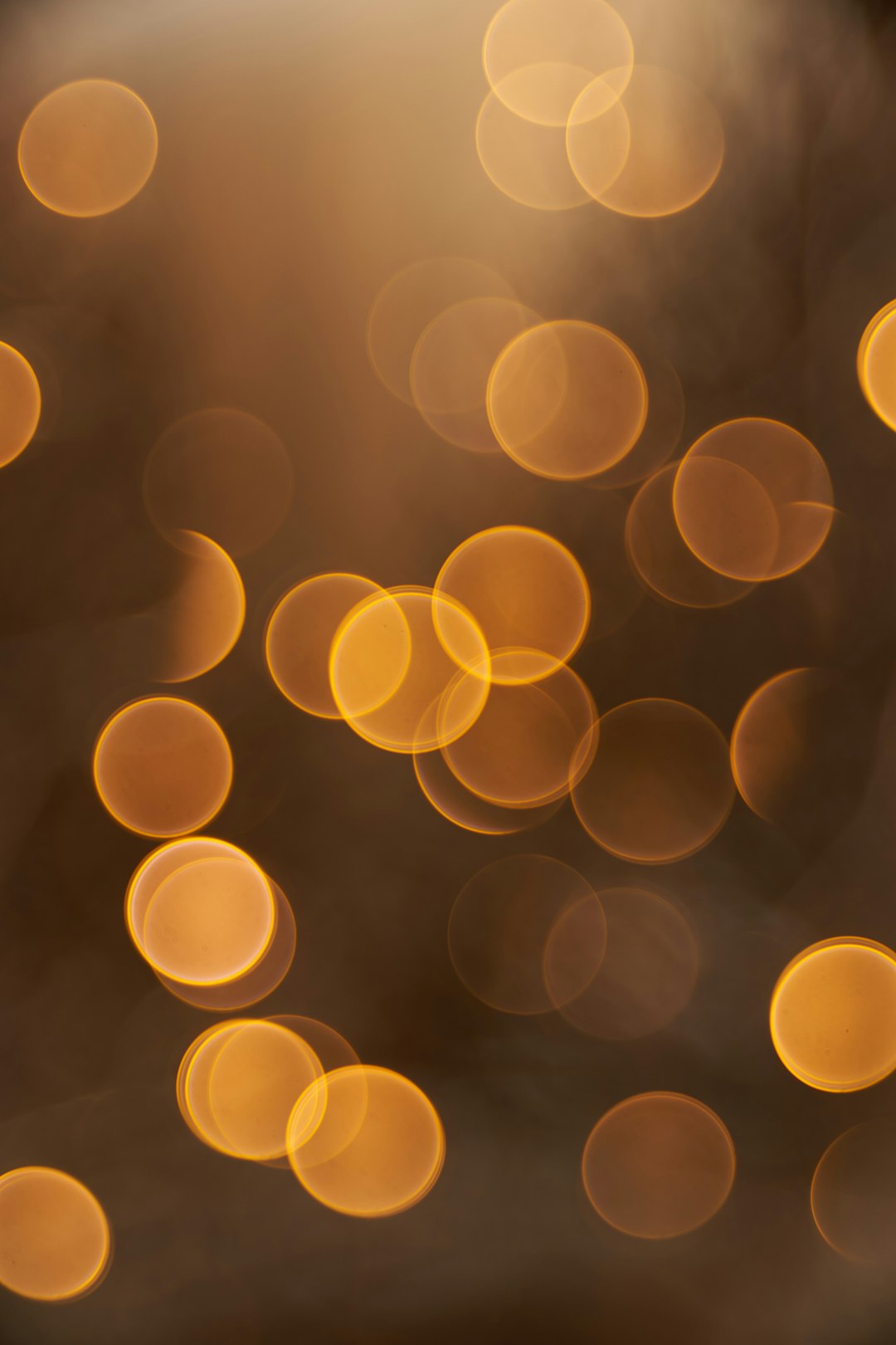 yellow and white bokeh lights