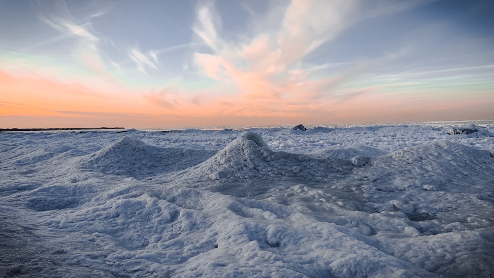 white clouds over the sea during daytime