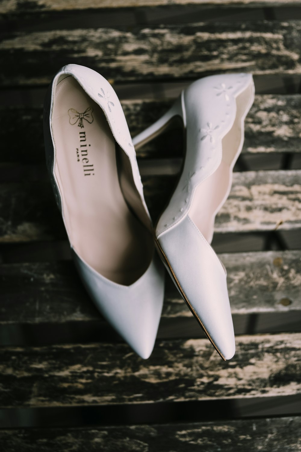 white peep toe heeled shoes