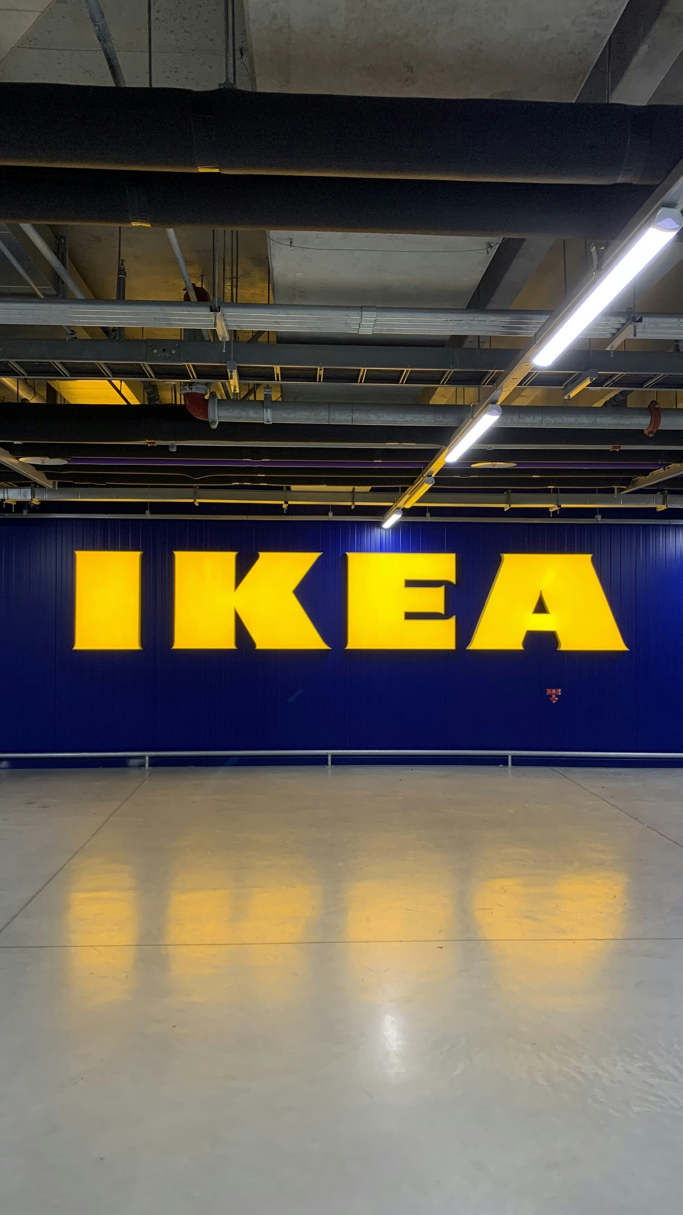 2. IKEA's In-Store Experience