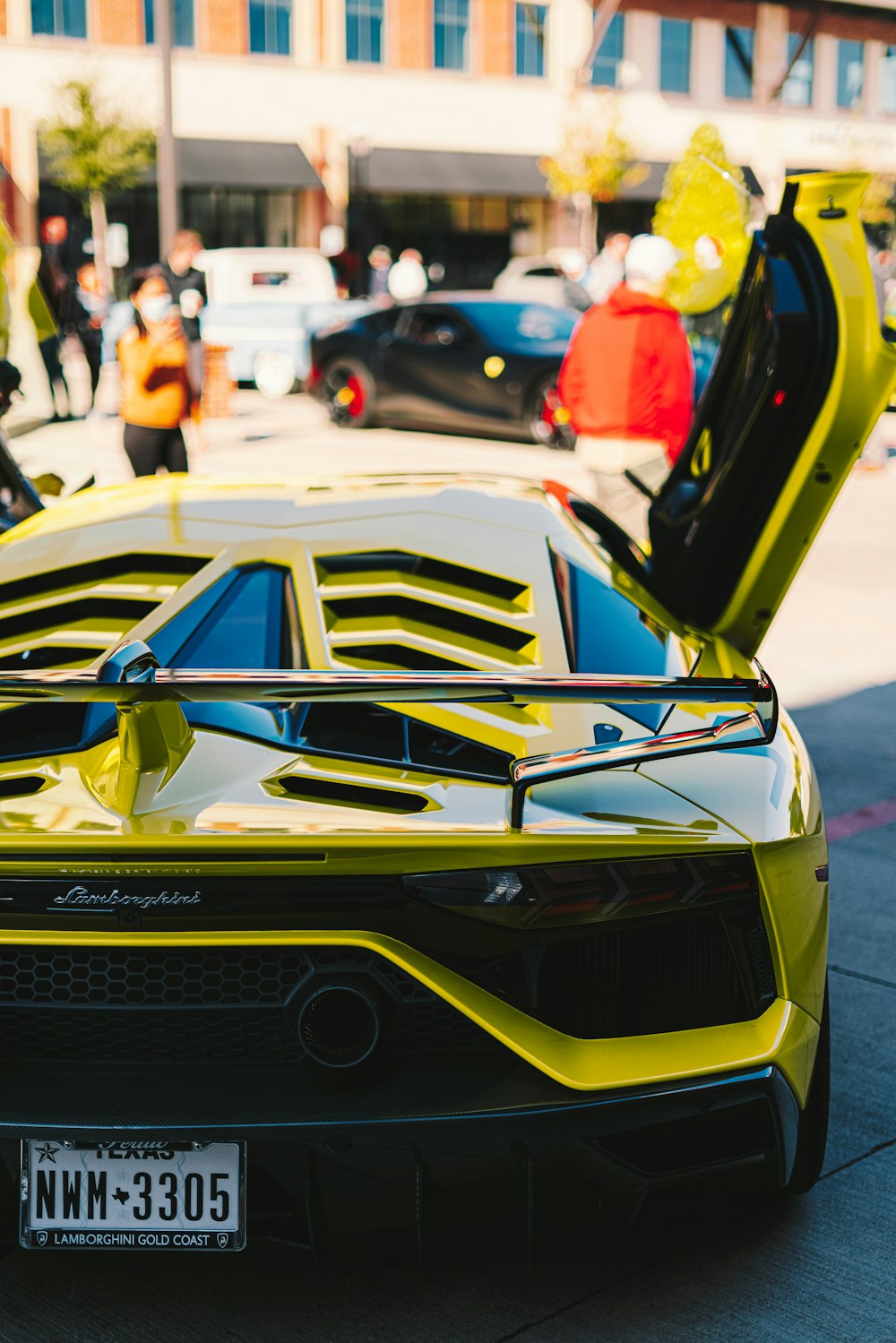 yellow and black bmw m 3