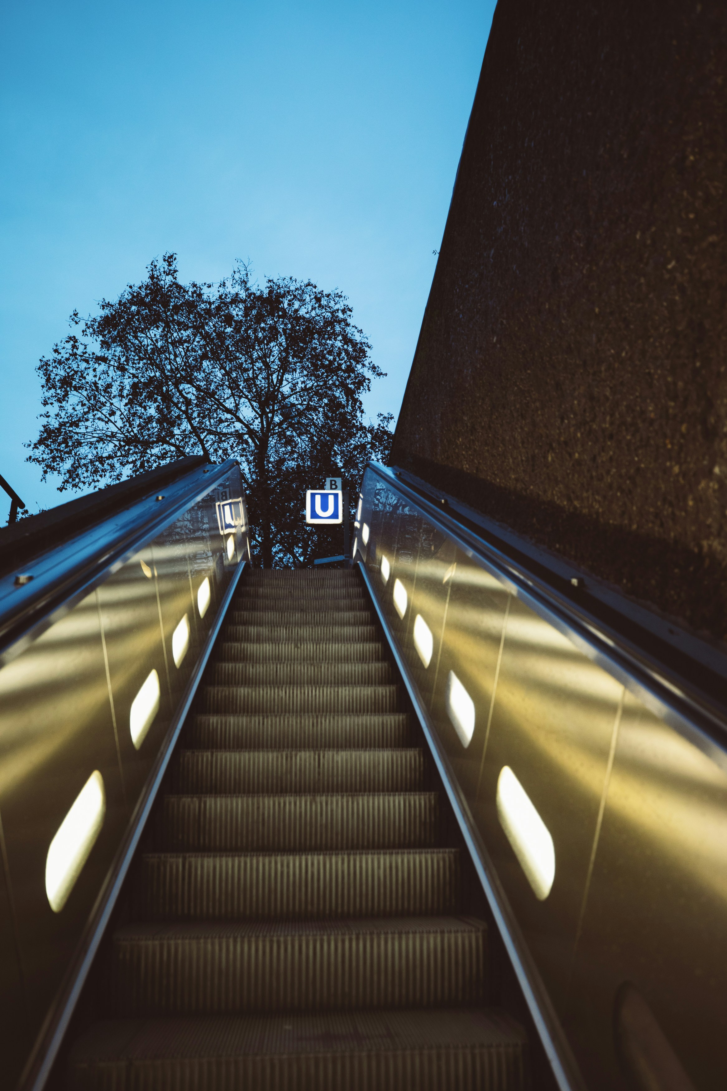 Photo by markusspiske