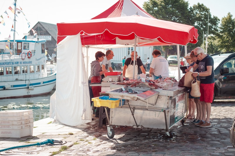 Docking tent