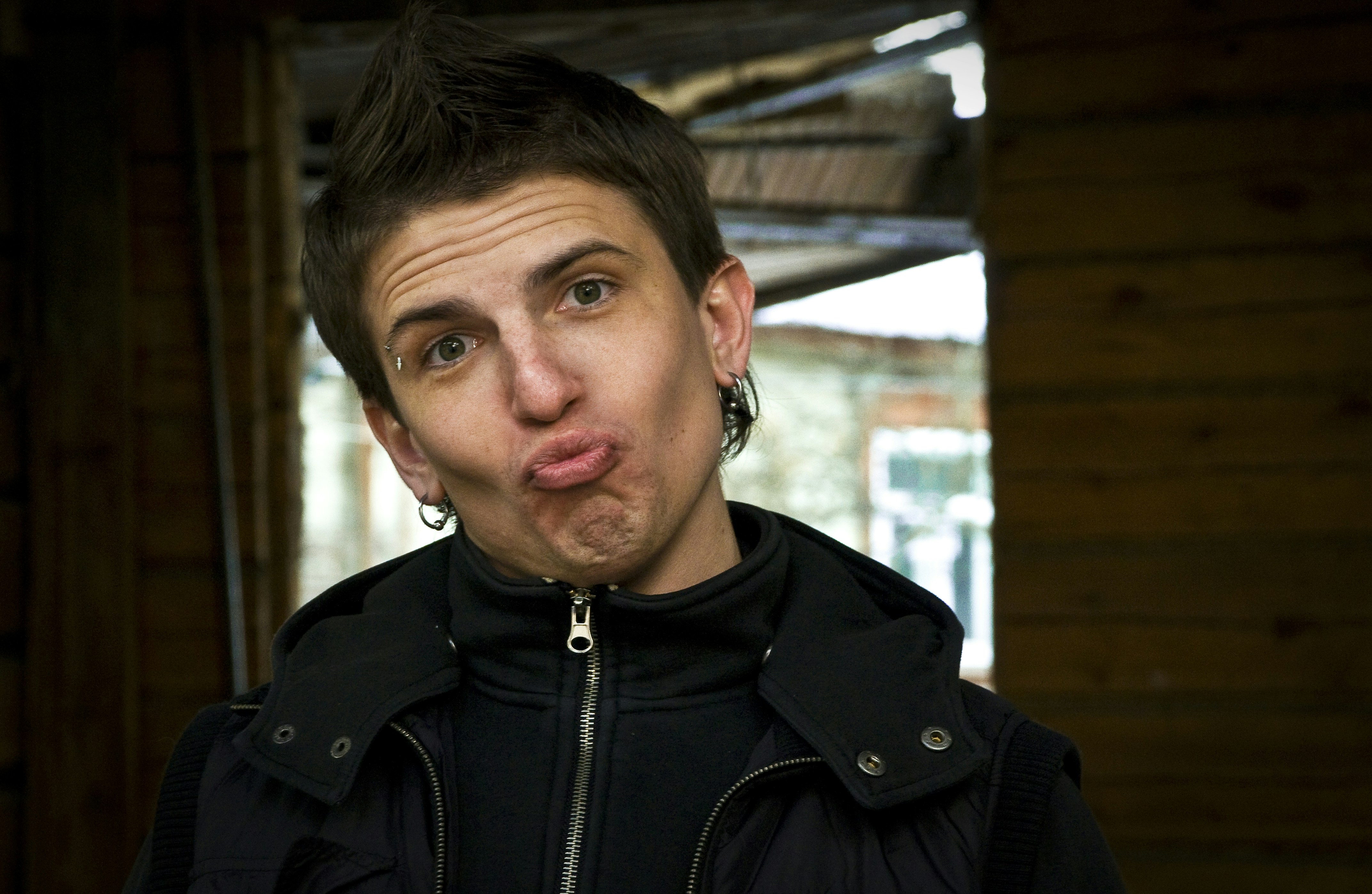 ピアッサーってどこで売ってる ドンキにある 販売店や買える場所を徹底解説