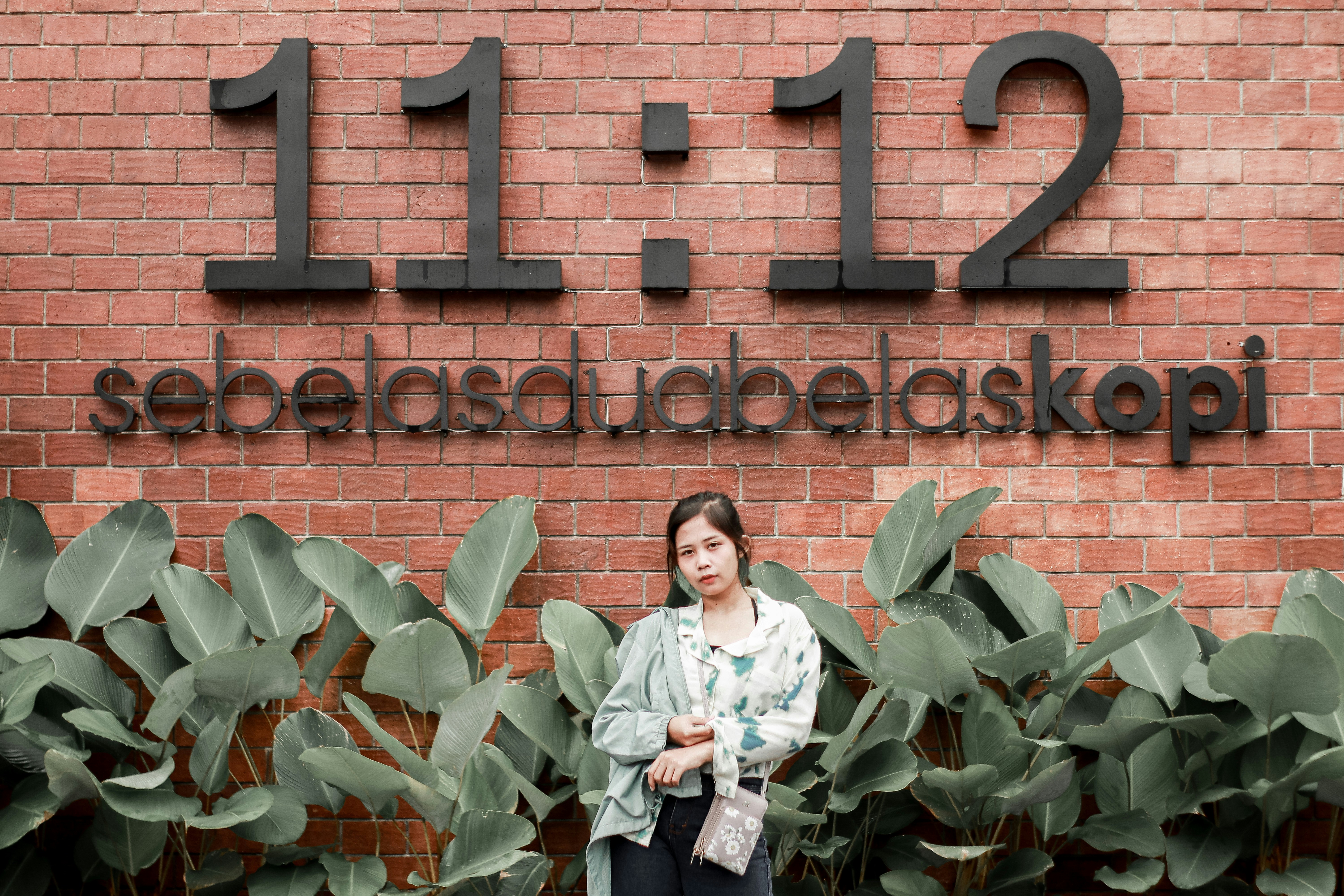 Women potrait caffee urban pastel warm street fashion style wall dark asian 11.12