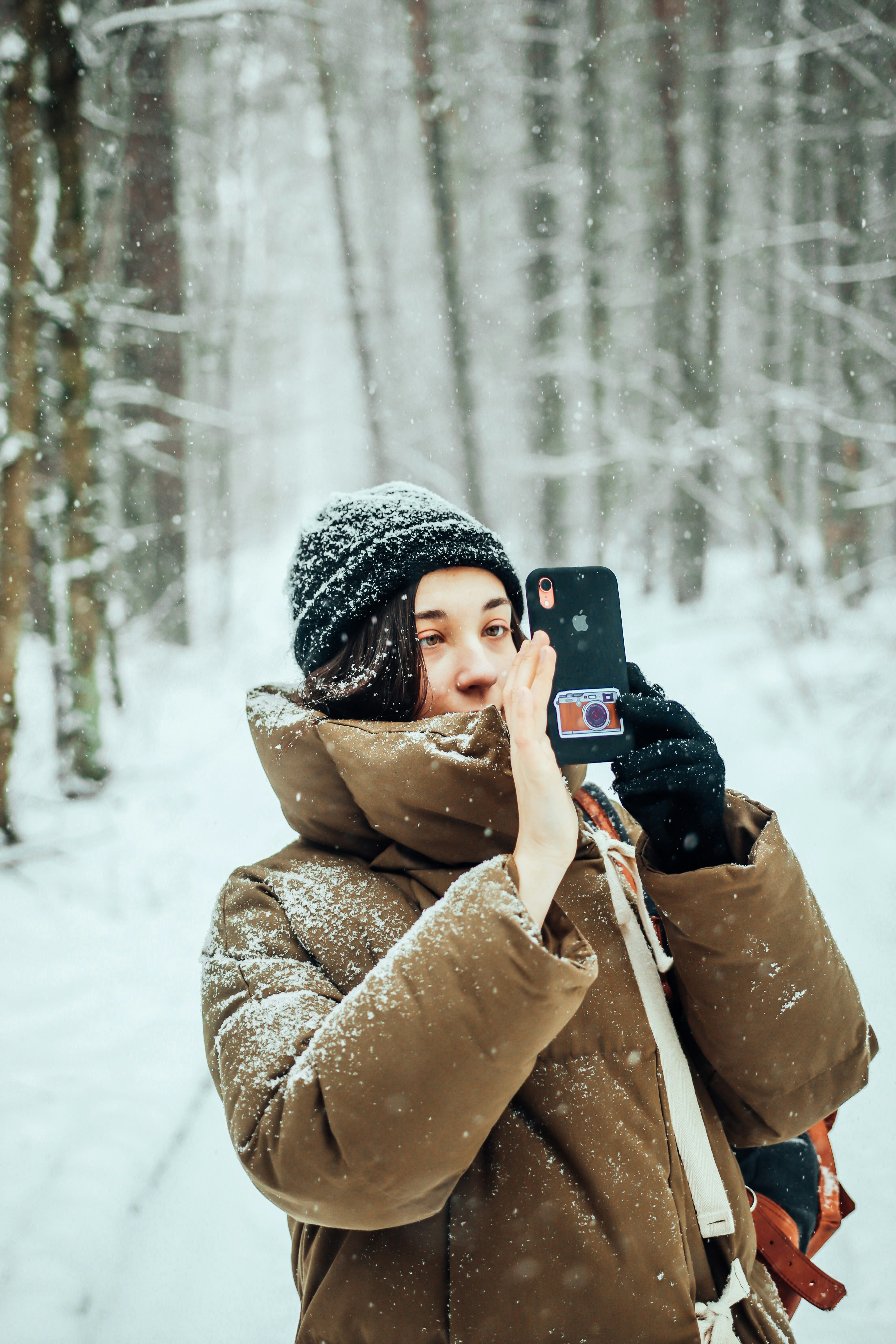 winter fashion snow selfie portrait, wallpaper, Tips coordinating outfits for snowy selfies: Winter style guide 5
