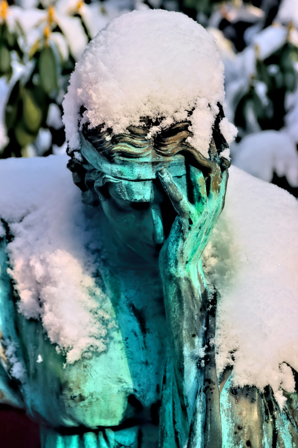 éclaboussures d’eau bleue et blanche