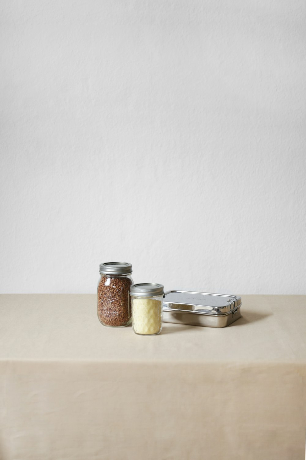 brown and silver condiment shakers
