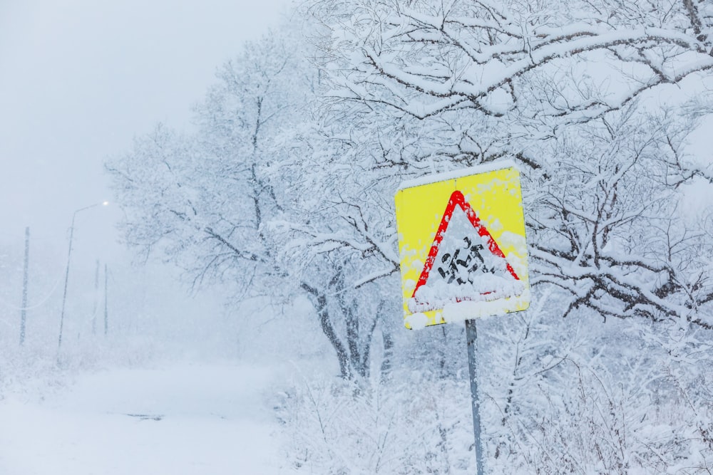 red and white arrow sign