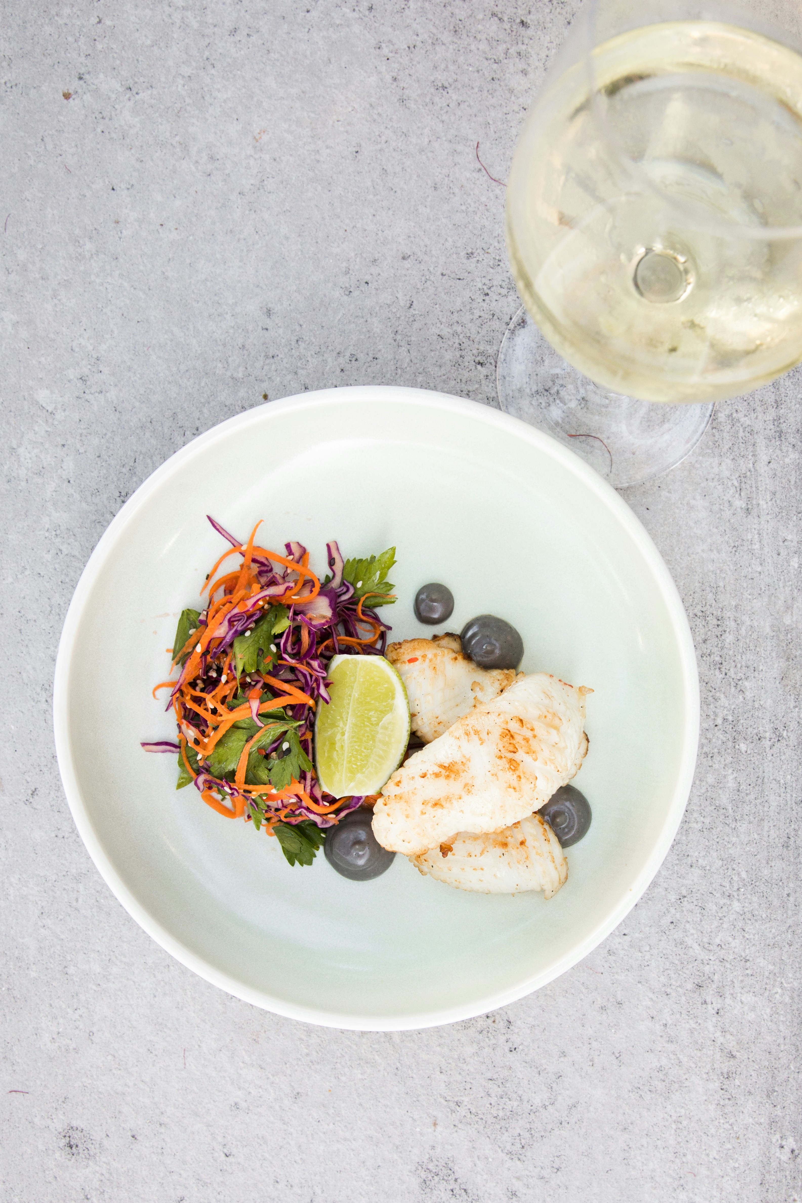Stunningly delicious street food, magnificent banquets, quiet family dinners: each is beautiful in it's own right. Unsplash captures that beauty, and lets you choose from a curated selection of the finest food images on the web (and always free).