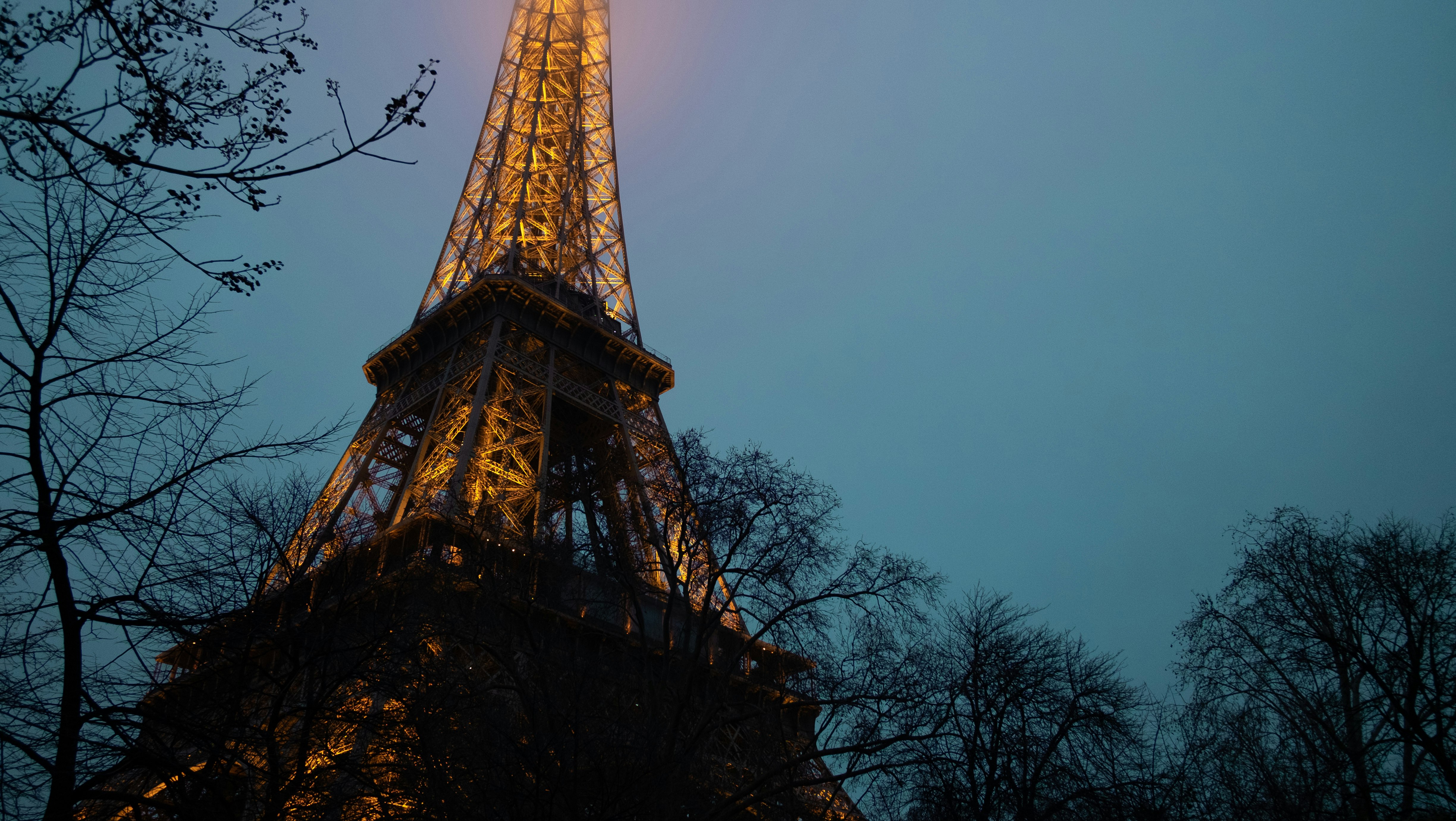 eiffel tower under blue sky during daytime