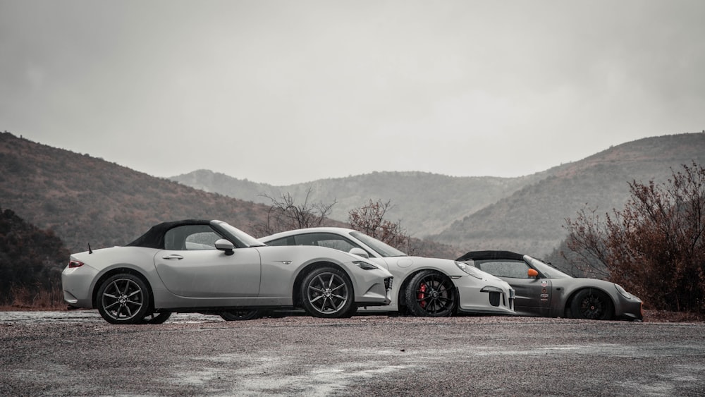 white porsche 911 on road