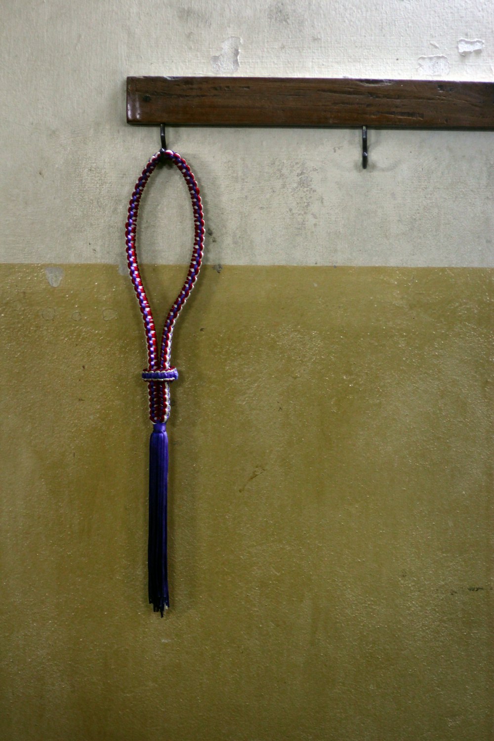 purple and white beaded necklace