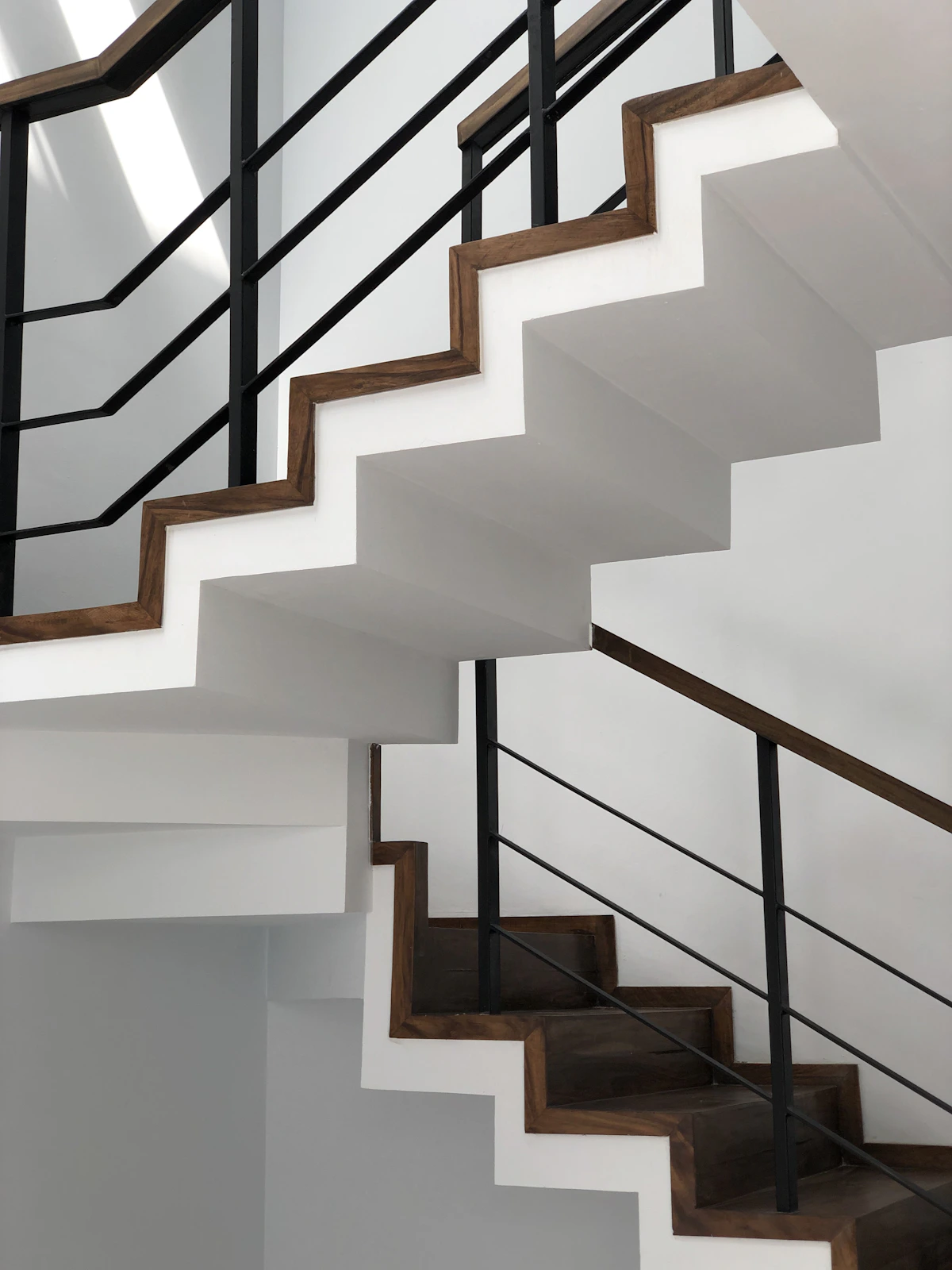 Floating staircase