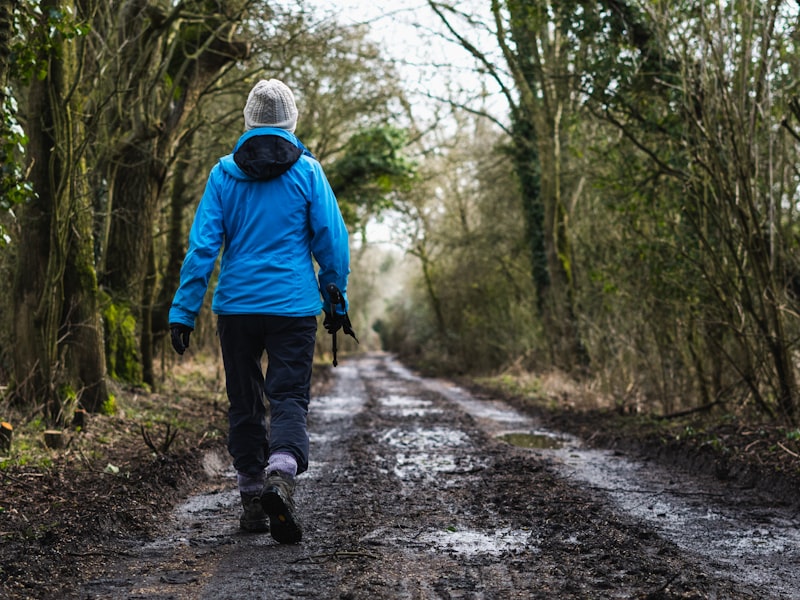 Walking After Meals: Benefits for Blood Sugar, Digestion, and Weight Loss
