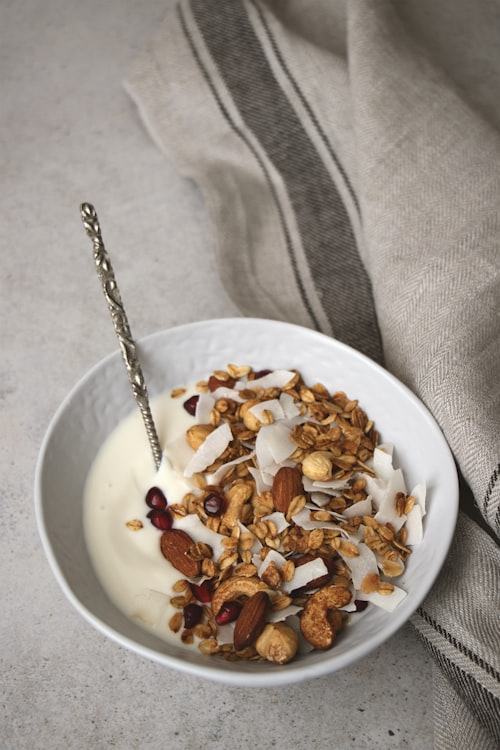 Granola yogurt parfait recipe