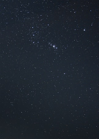 A night sky filled with stars