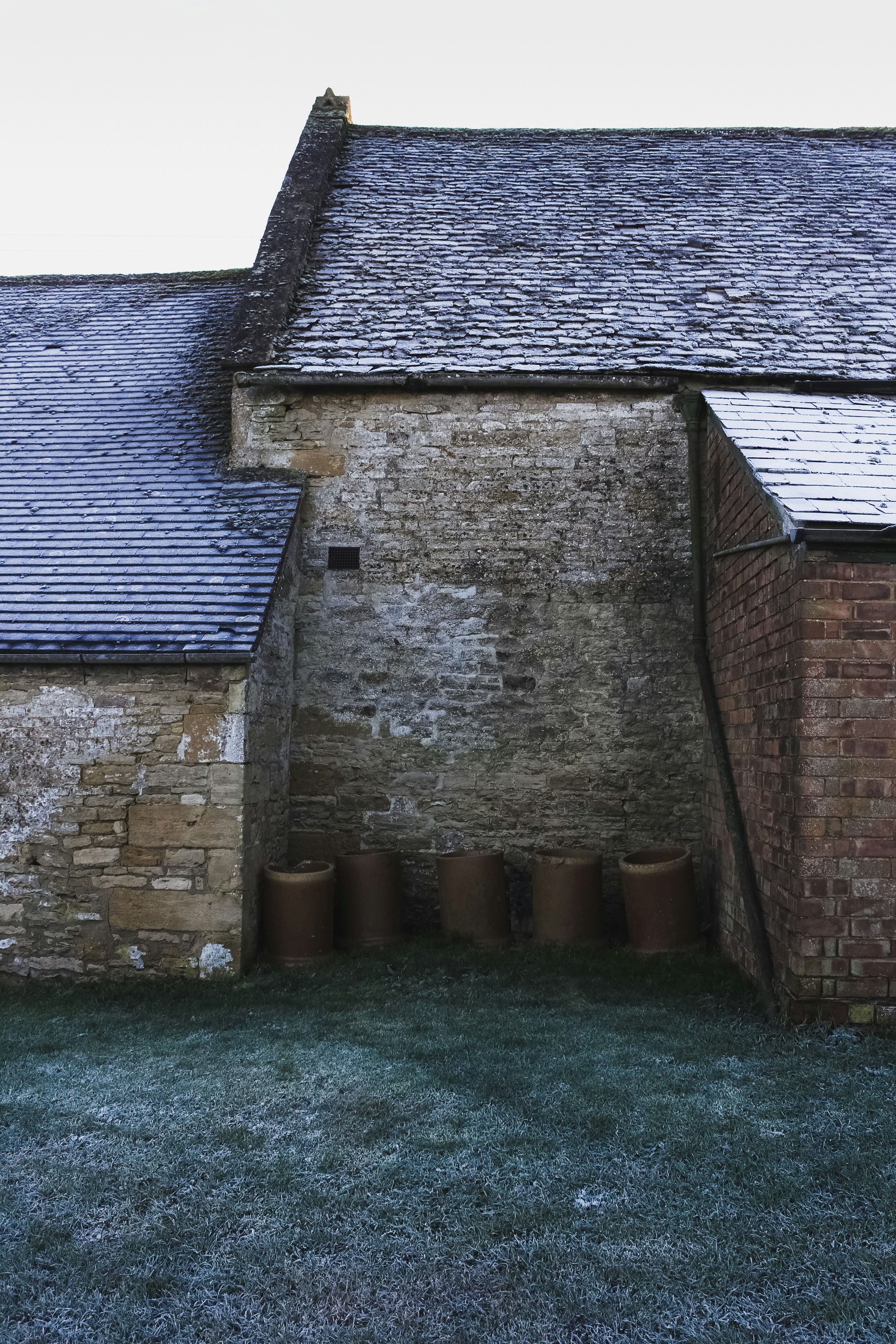 昼間の茶色のれんが造りの家の写真 Unsplashで見つけるイギリスの無料写真