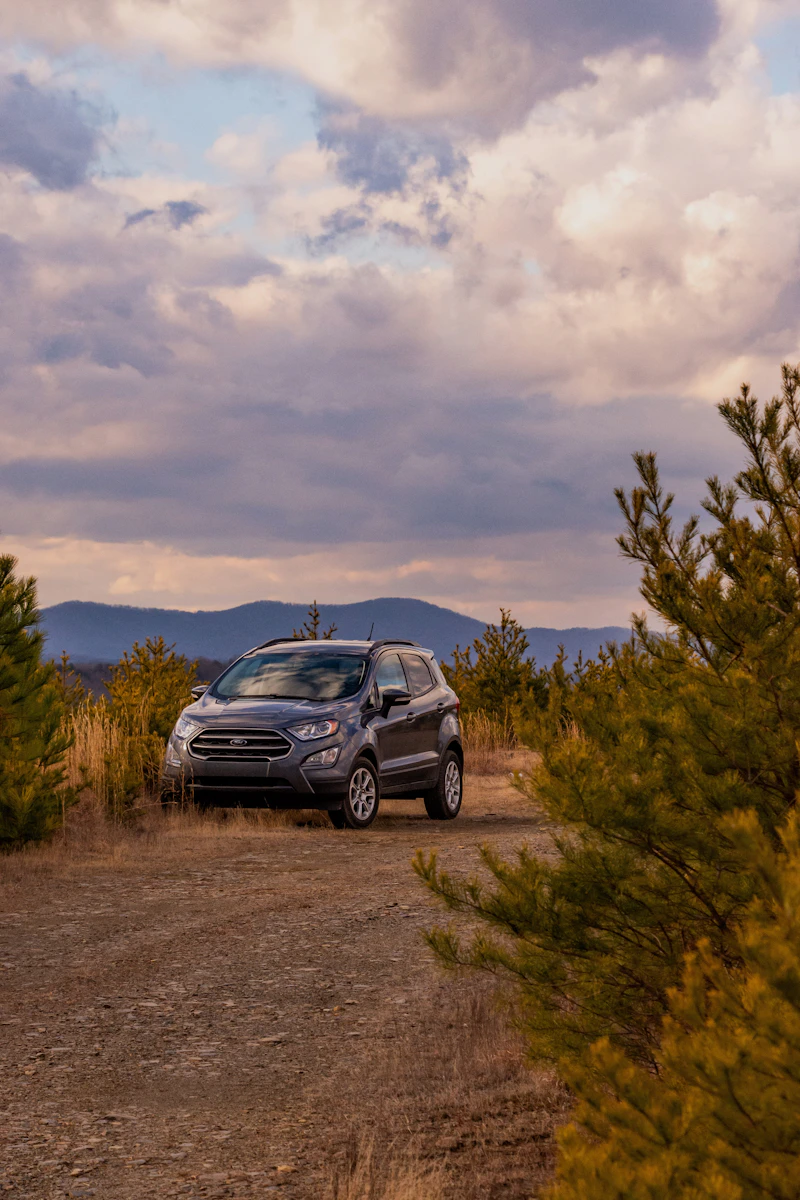 2022 Ford Escape SE gray compact SUV
