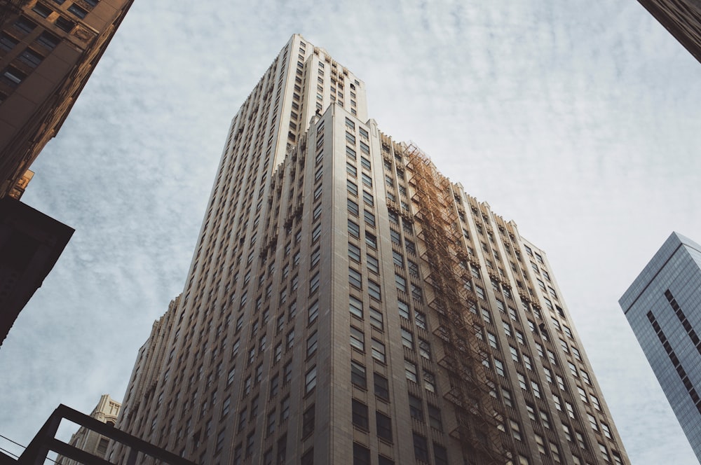 brown concrete high rise building