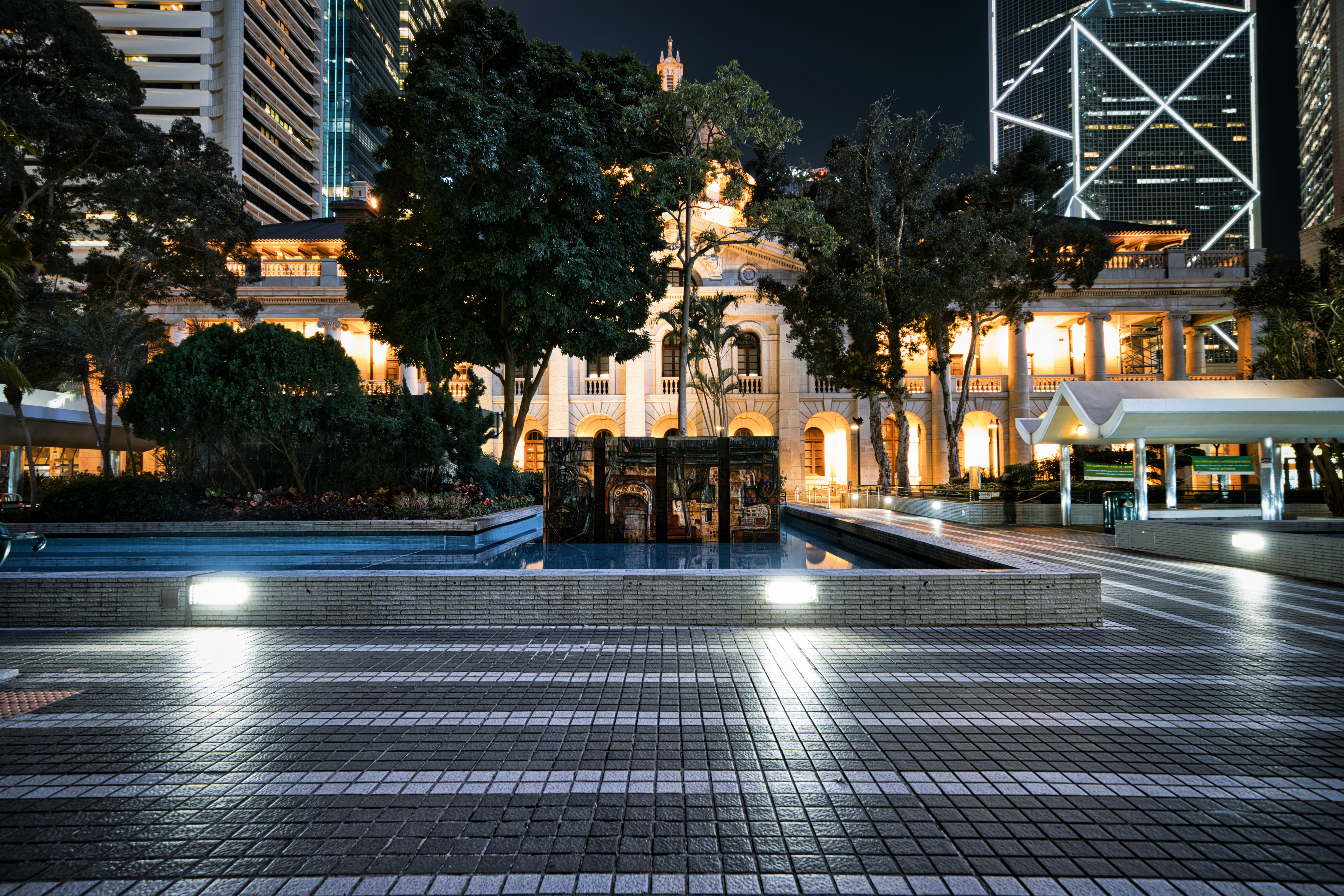 The hotel is conveniently located in Central, Hong Kong's financial district