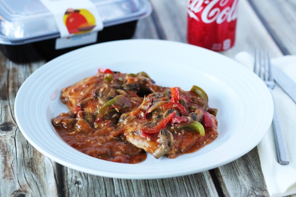 Gegrilde lamskoteletjes met paprikasalade — receptfoto