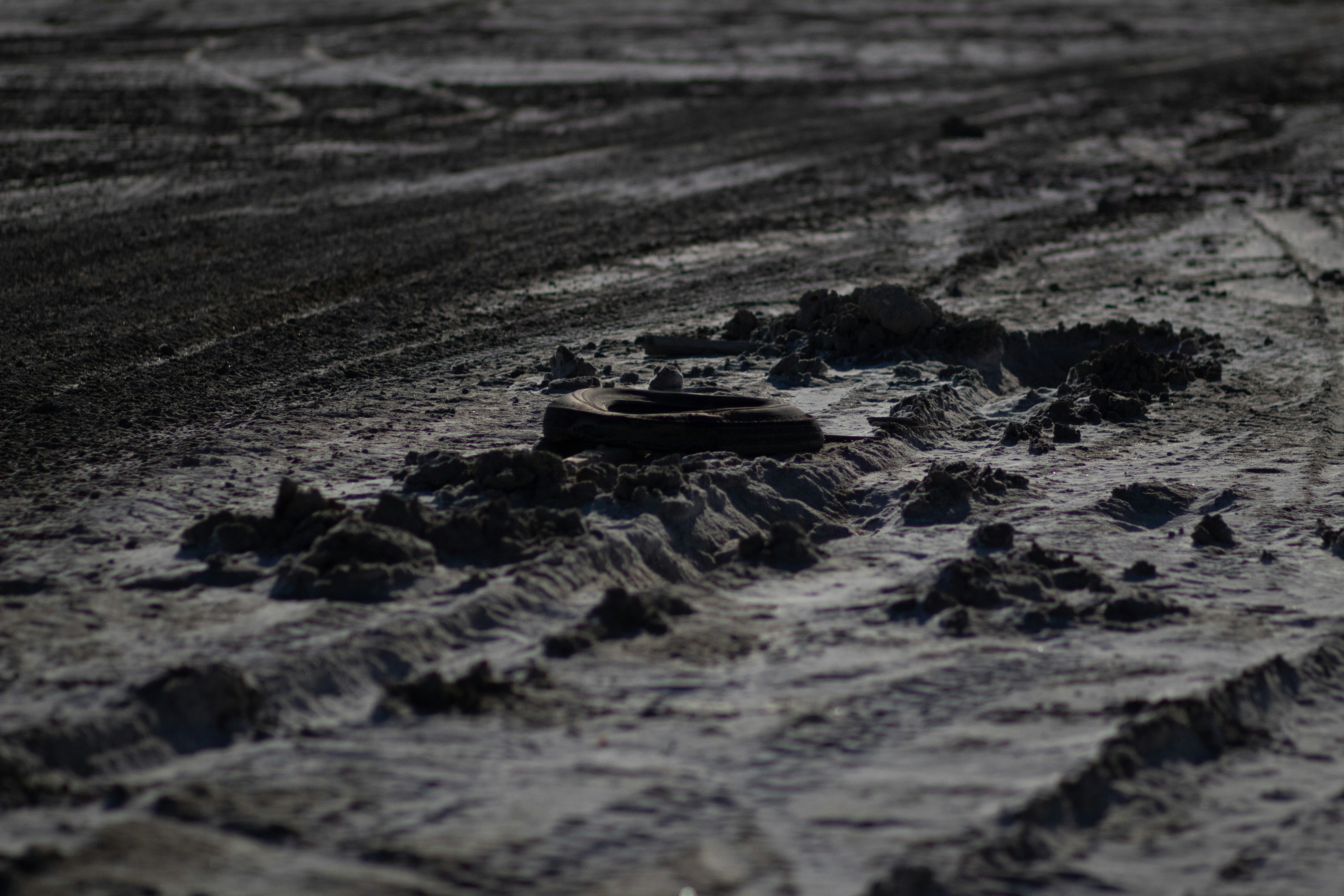 black and white bed linen