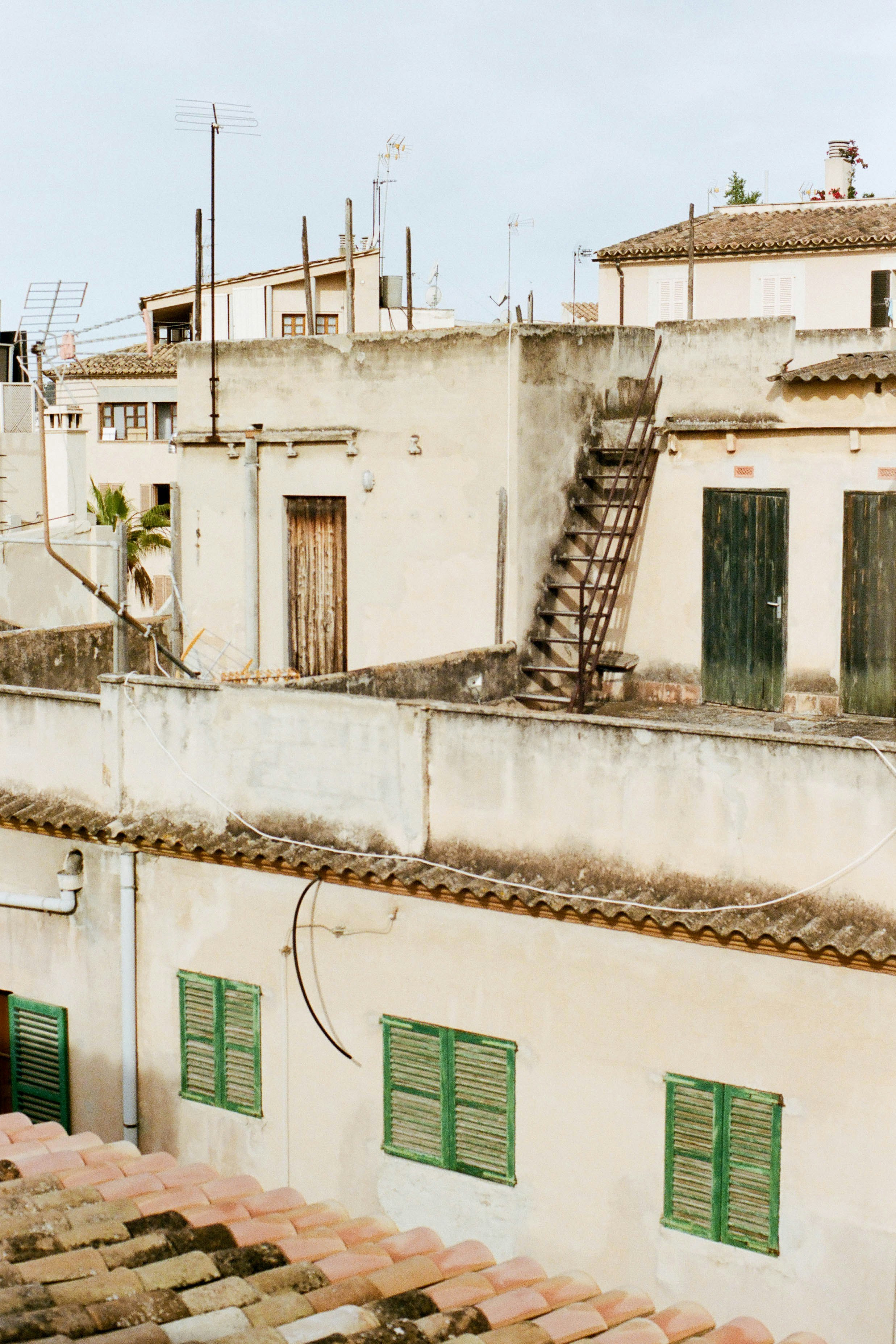 Choose from a curated selection of Windows wallpapers for your mobile and desktop screens. Always free on Unsplash.