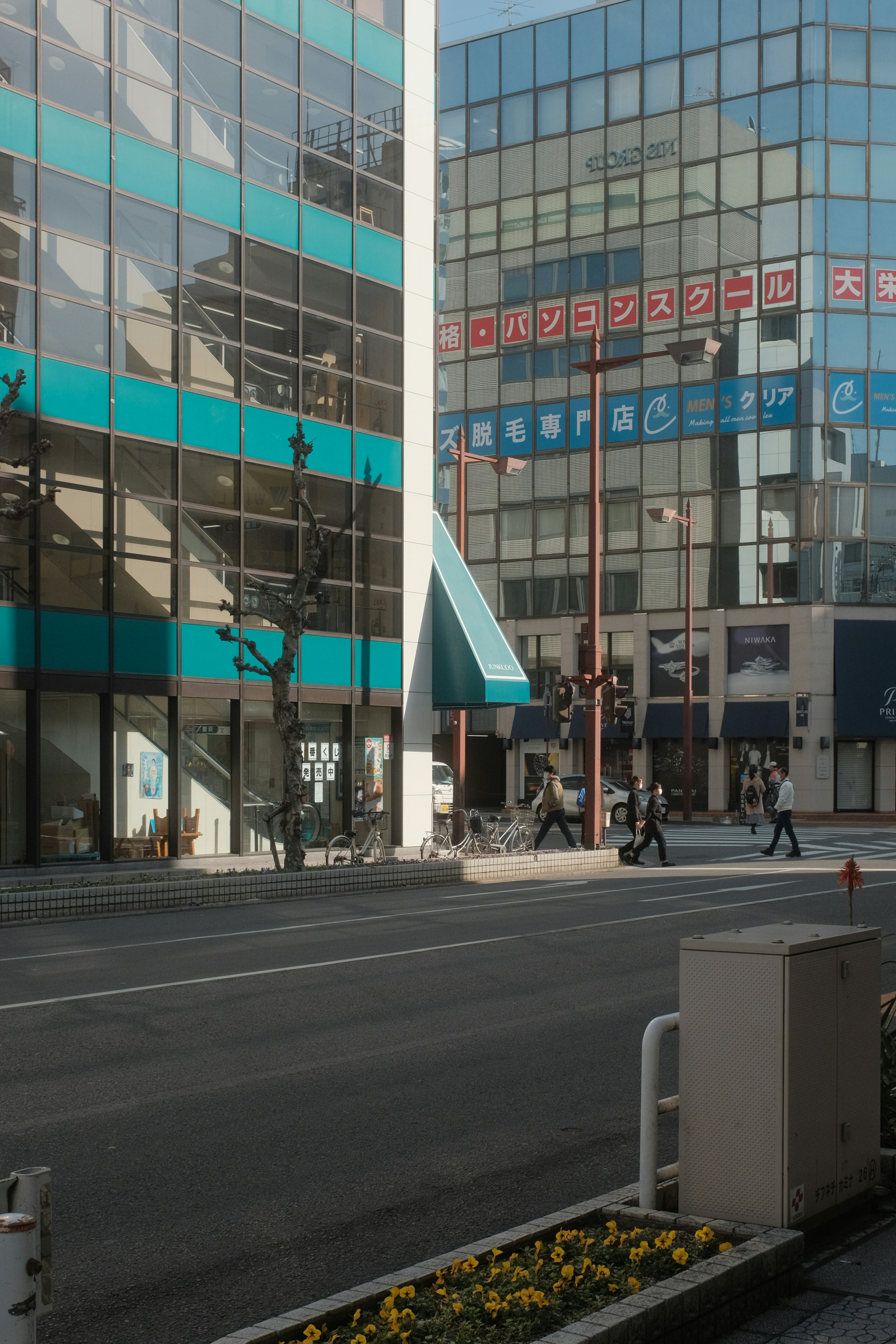 명동 신세계백화점 본점 미디어 파사드 상영 시간 이미지2