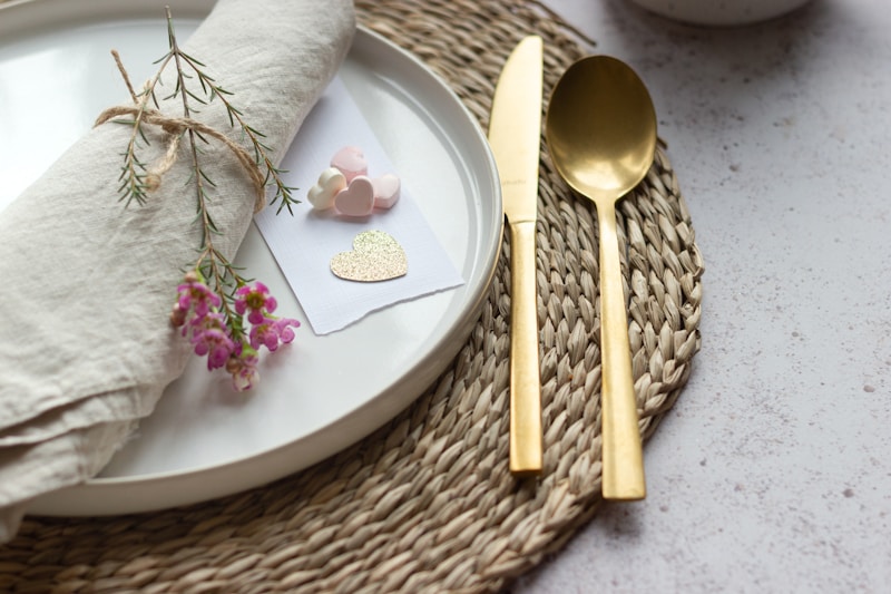 PVC Placemat Buying Guide: Types, Materials & Wholesale Tips