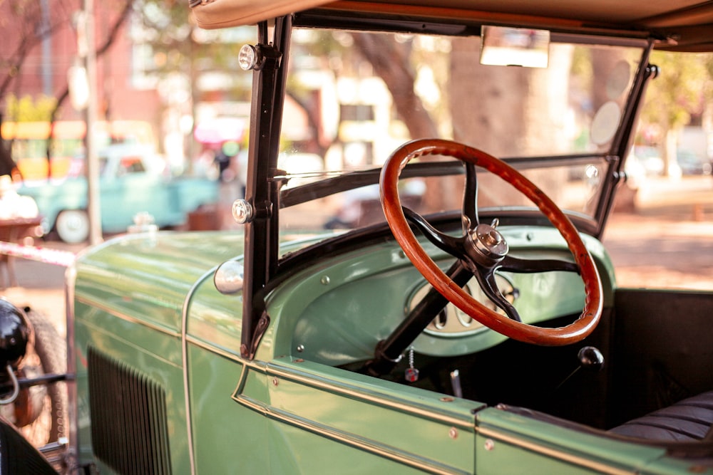 brown and black car steering wheel