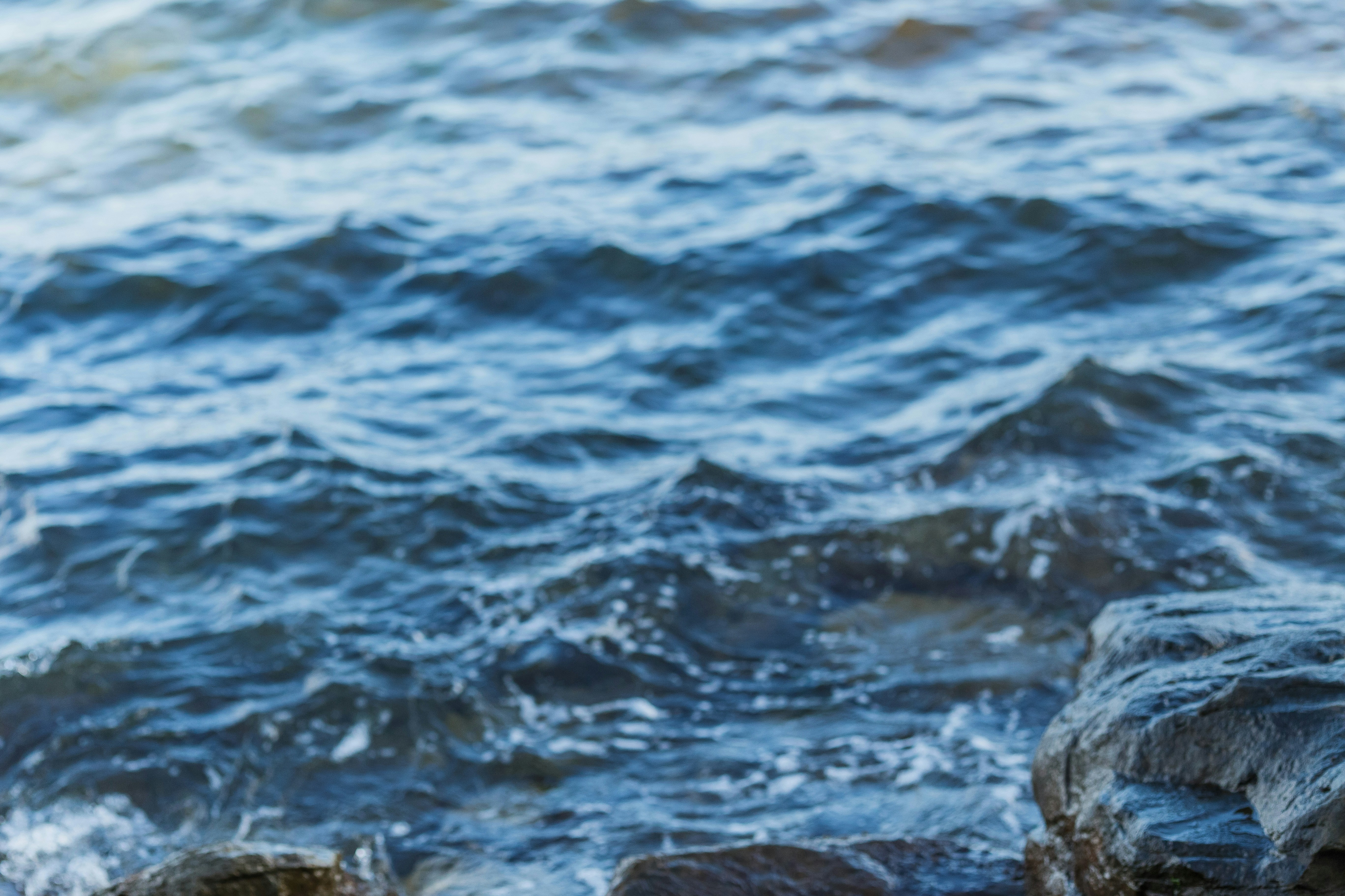 Rüyada Denizle Yüzleşmek: Anlamı ve Yorumları